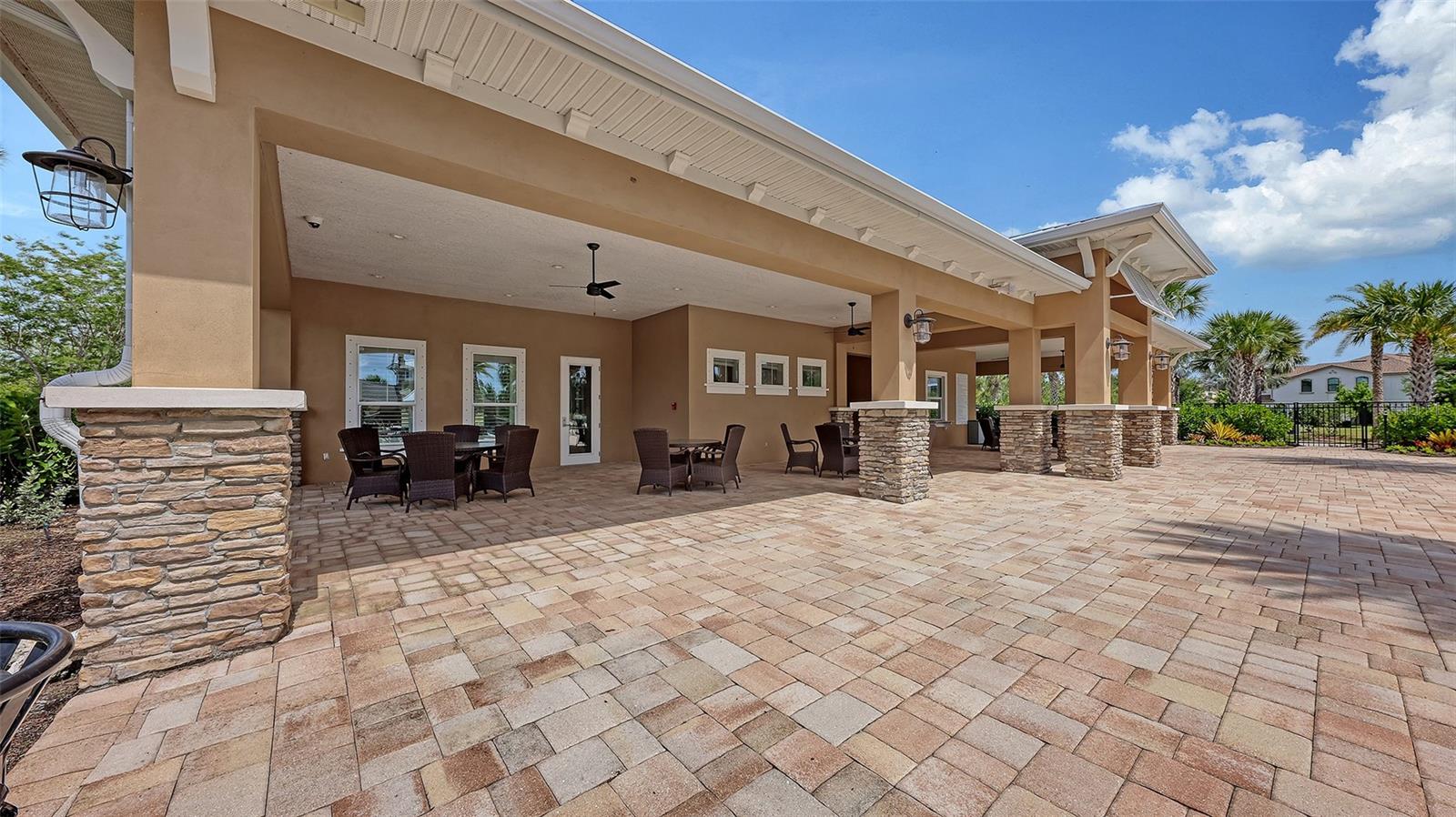 11824 MEADOWGATE PL, BRADENTON, FL, 34211