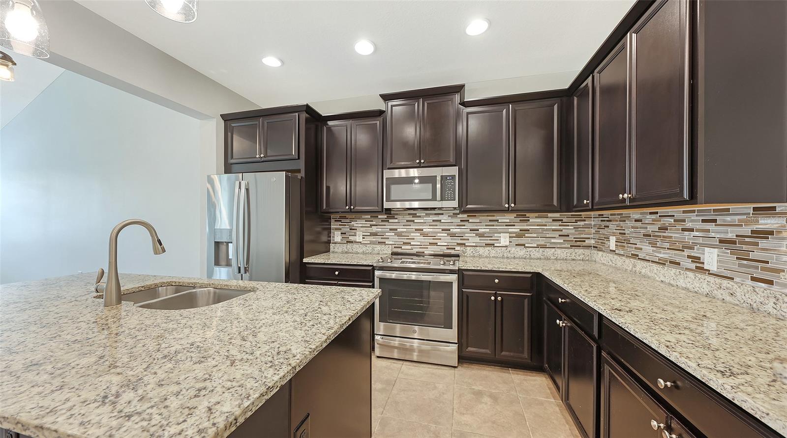11824 MEADOWGATE PL, BRADENTON, FL, 34211