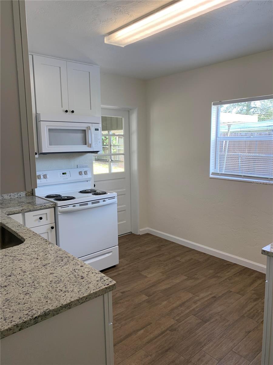 127 E KENTUCKY AVE, DELAND, FL, 32724