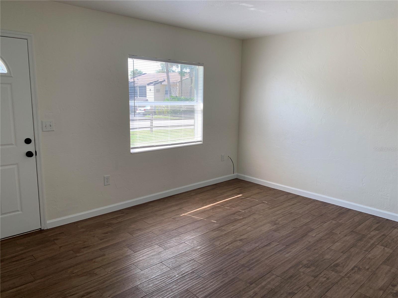 127 E KENTUCKY AVE, DELAND, FL, 32724