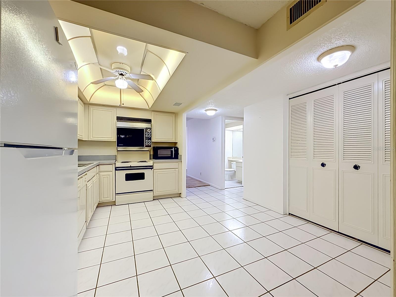 7100 SUNSET WAY #207, ST PETE BEACH, FL, 33706