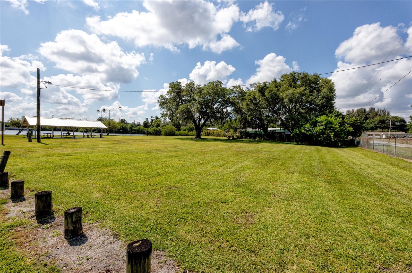102 DICKMAN DR SW, RUSKIN, FL, 33570
