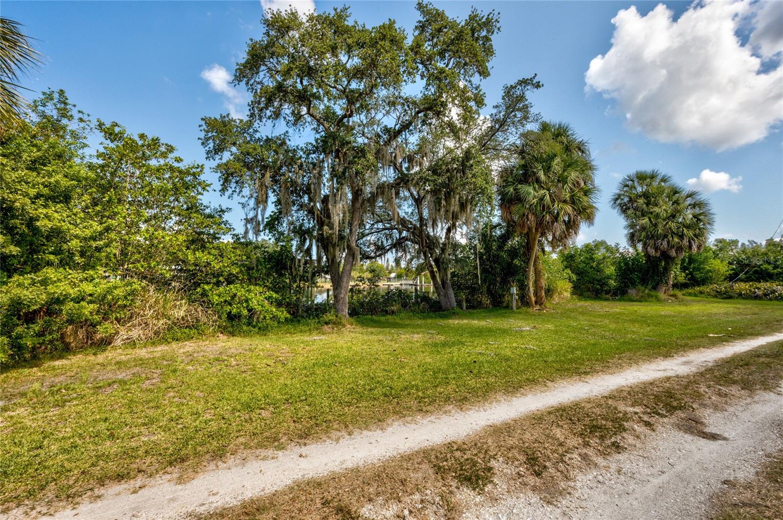 102 DICKMAN DR SW, RUSKIN, FL, 33570