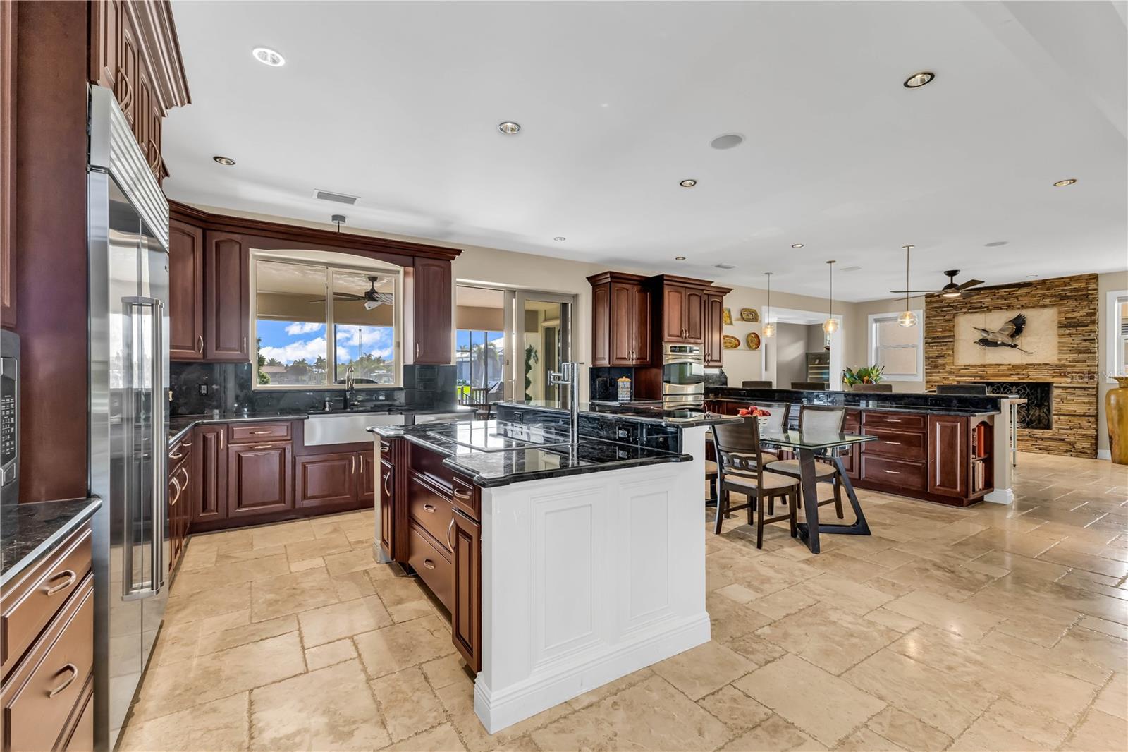 44 COLONY POINT DR, PUNTA GORDA, FL, 33950