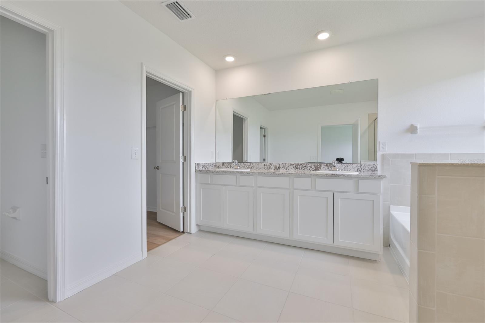 10819 CHARLOTTE DR, PARRISH, FL, 34219
