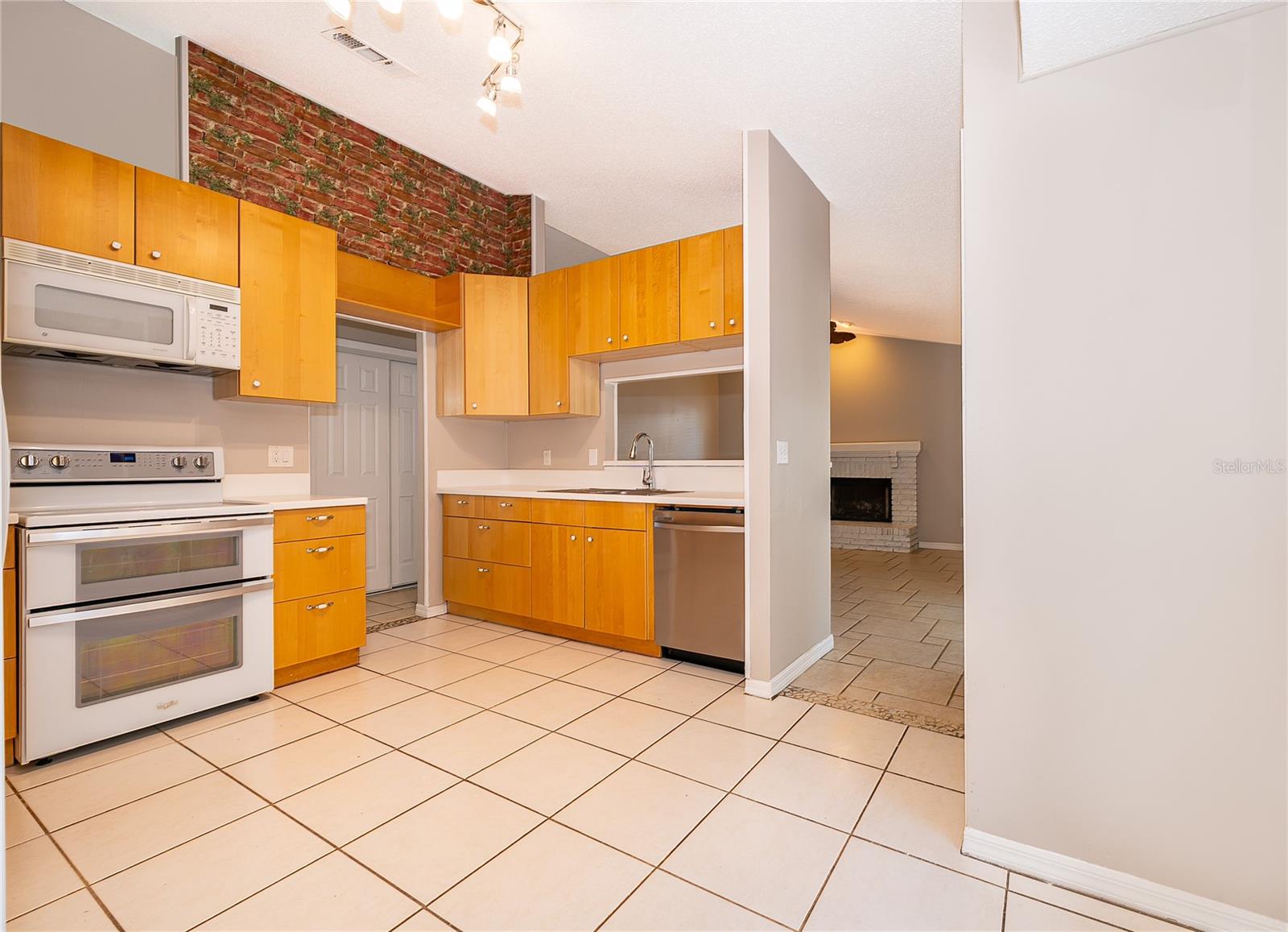 1036 LONG BRANCH LN, OVIEDO, FL, 32765