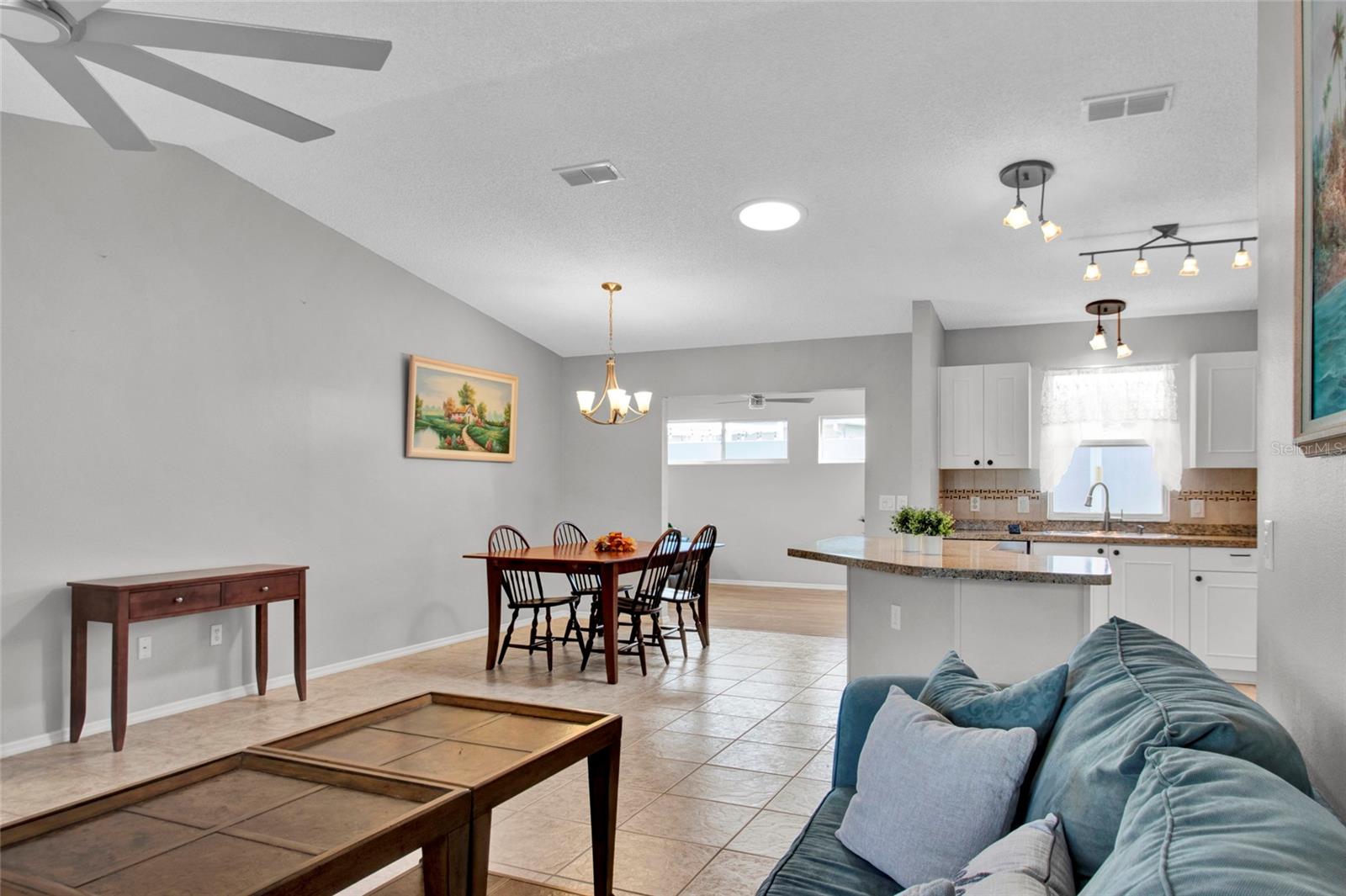 807 CAMINO DEL REY DR, THE VILLAGES, FL, 32159