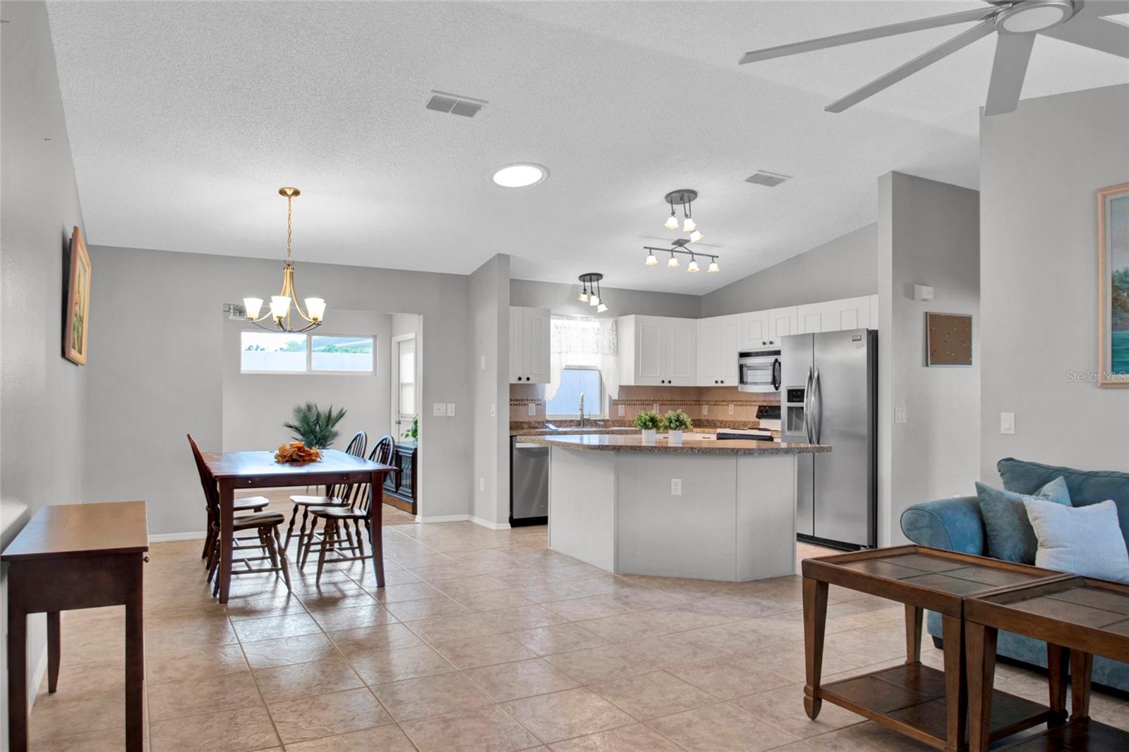 807 CAMINO DEL REY DR, THE VILLAGES, FL, 32159