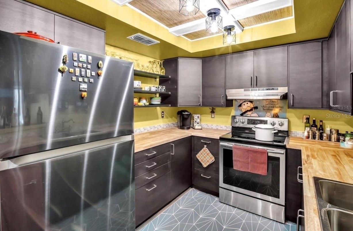 2159 BARCELONA WAY S, ST PETERSBURG, FL, 33712