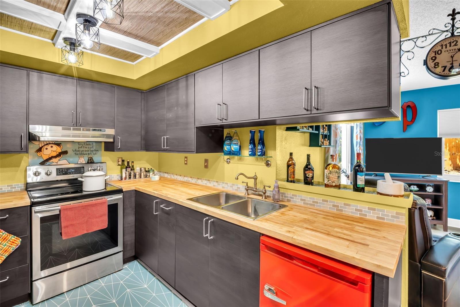 2159 BARCELONA WAY S, ST PETERSBURG, FL, 33712