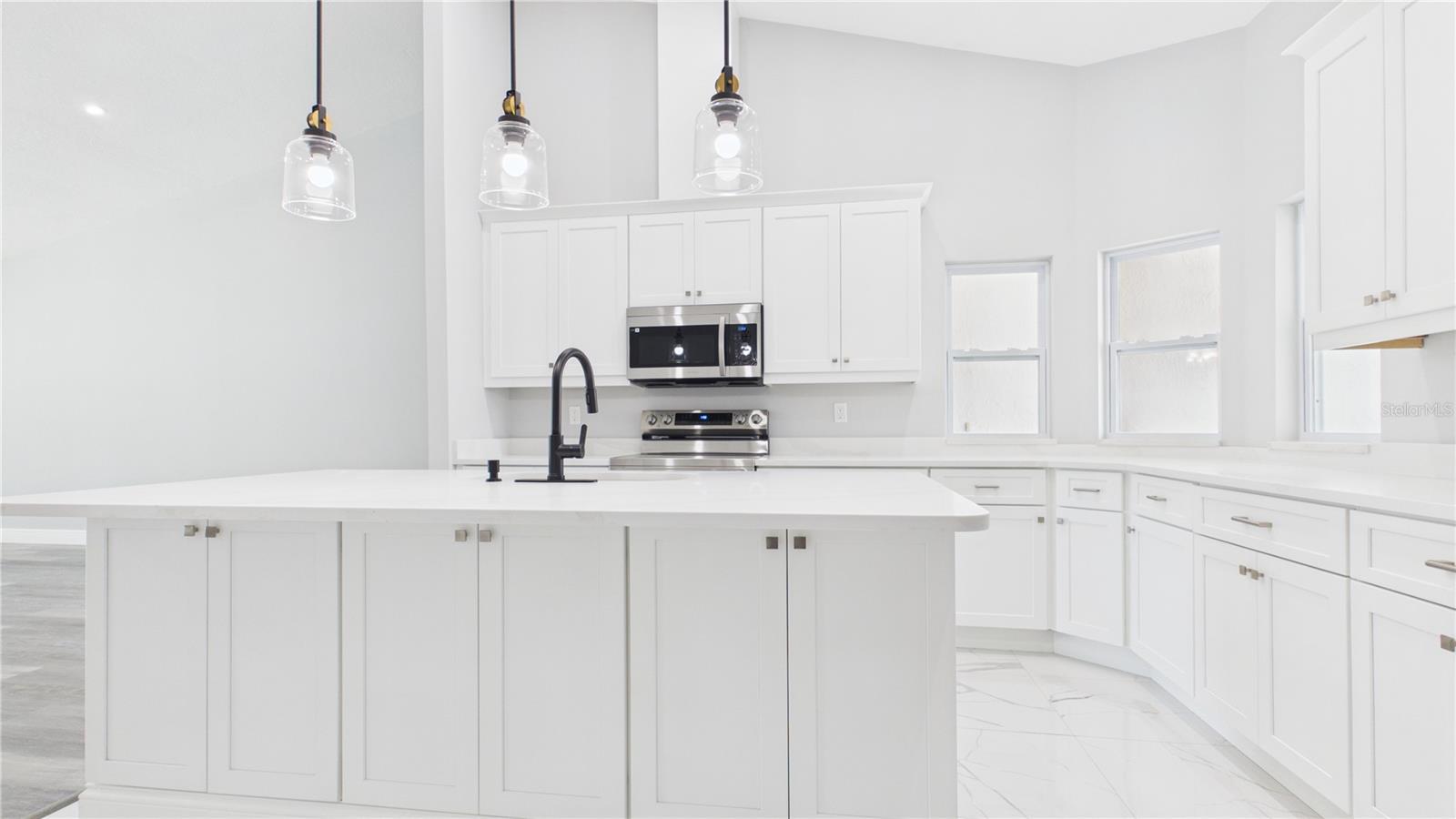 8609 BOYSENBERRY DR, TAMPA, FL, 33635