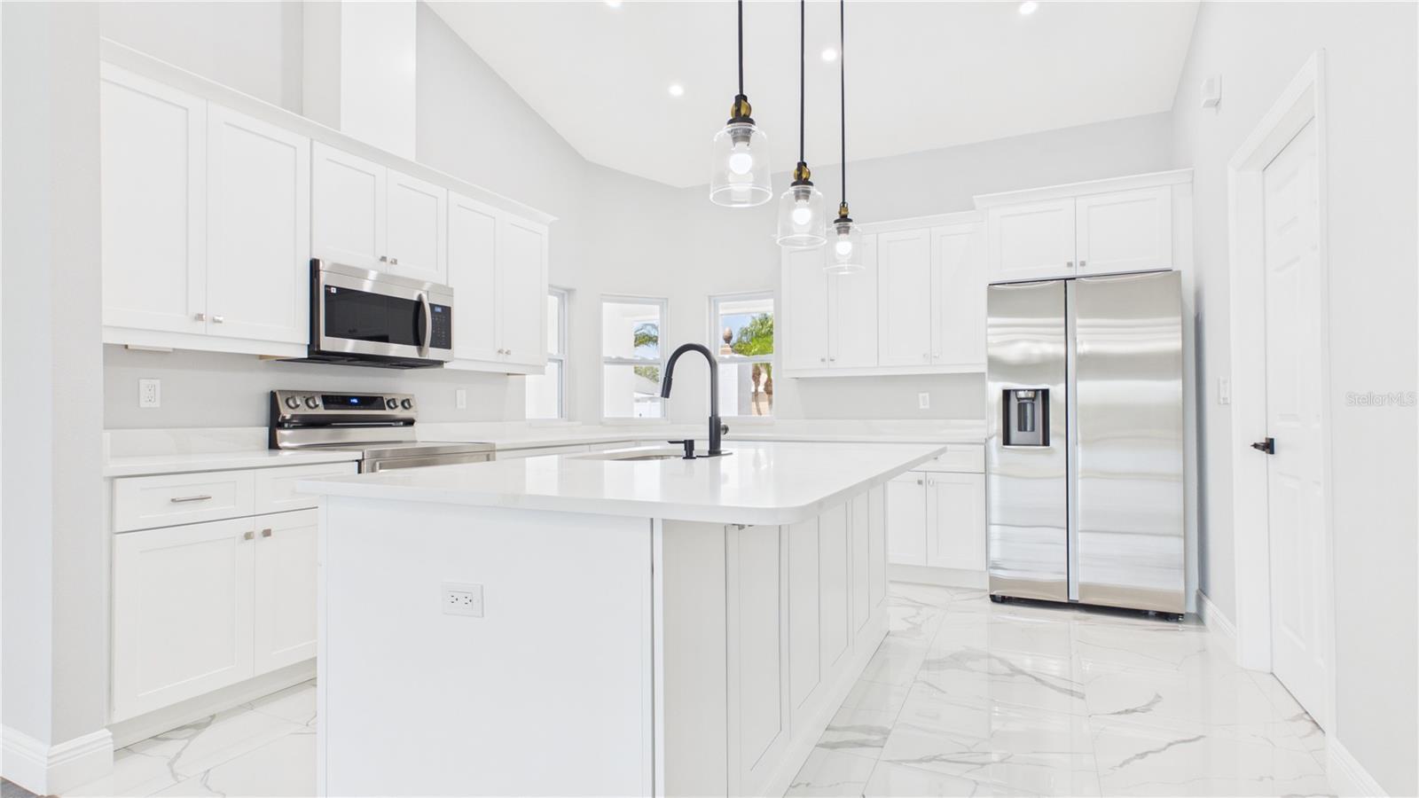 8609 BOYSENBERRY DR, TAMPA, FL, 33635