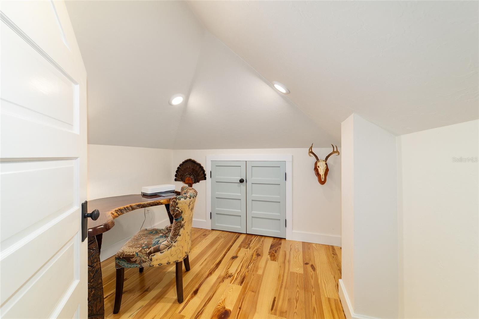 605 SE TUSCAWILLA AVE, OCALA, FL, 34471