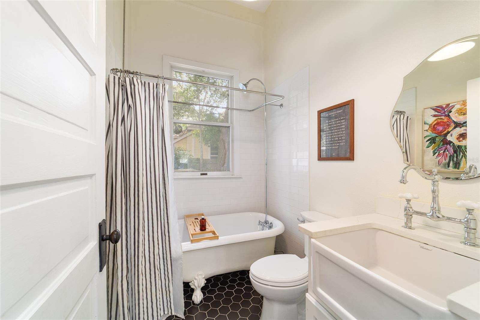 605 SE TUSCAWILLA AVE, OCALA, FL, 34471