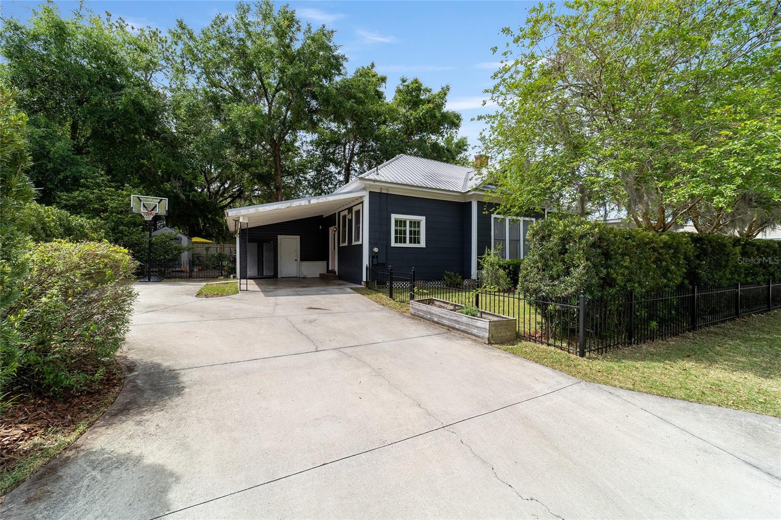 605 SE TUSCAWILLA AVE, OCALA, FL, 34471