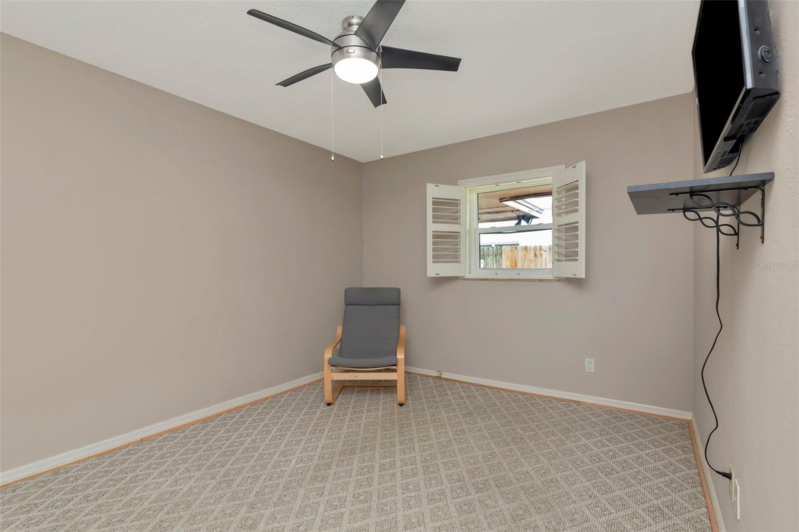 8233 FOREST CIR, SEMINOLE, FL, 33776