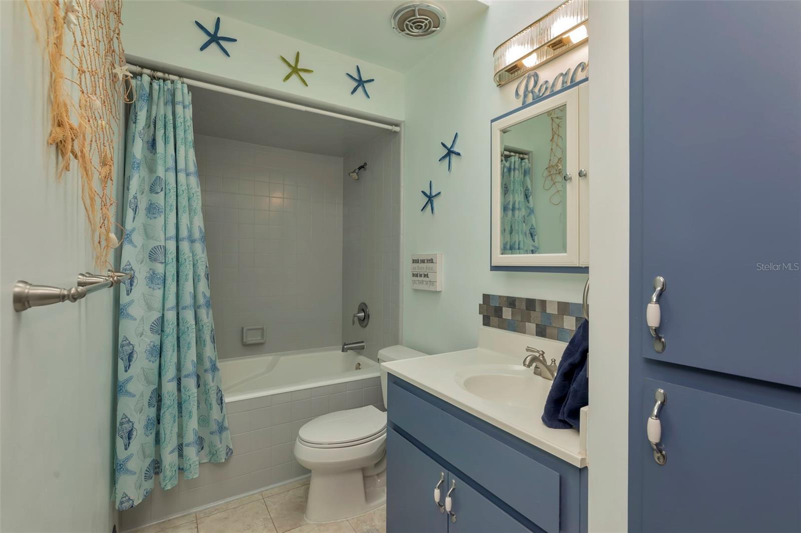 8233 FOREST CIR, SEMINOLE, FL, 33776