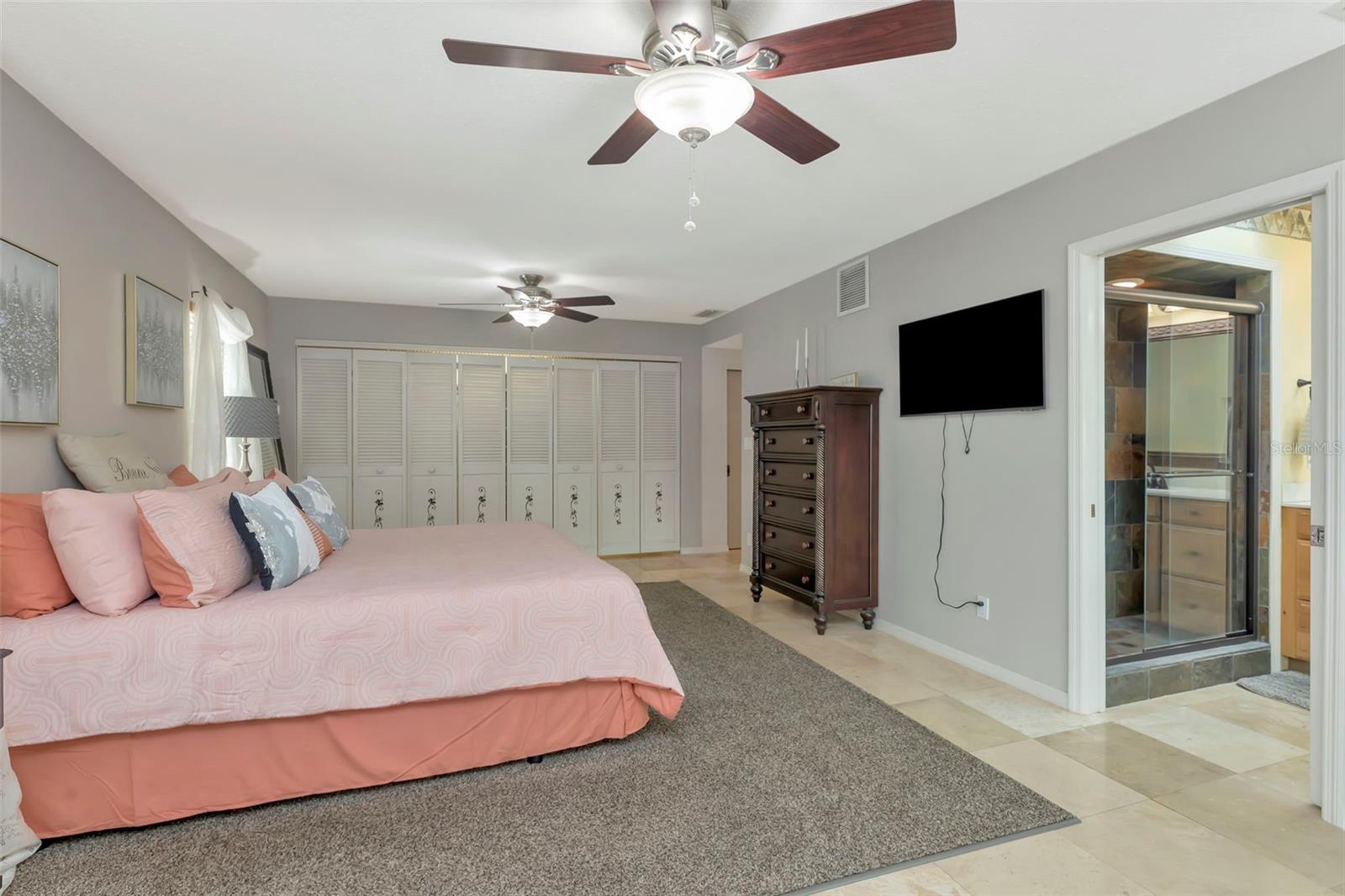 8233 FOREST CIR, SEMINOLE, FL, 33776