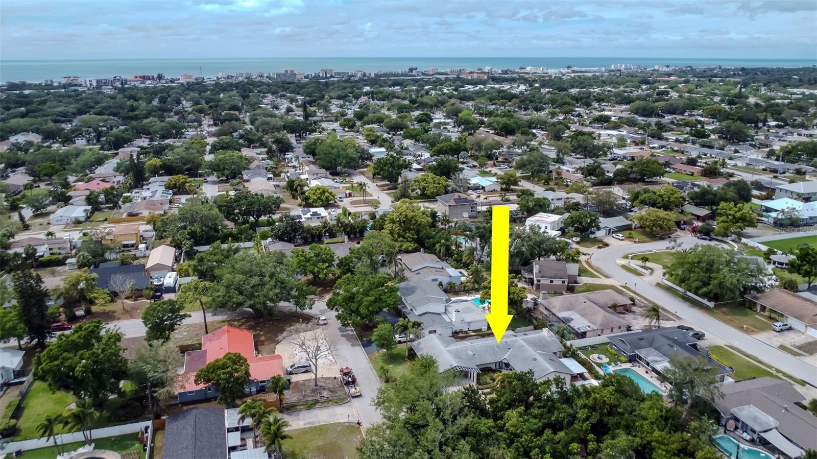 8233 FOREST CIR, SEMINOLE, FL, 33776