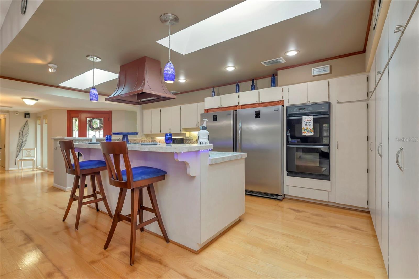 8233 FOREST CIR, SEMINOLE, FL, 33776
