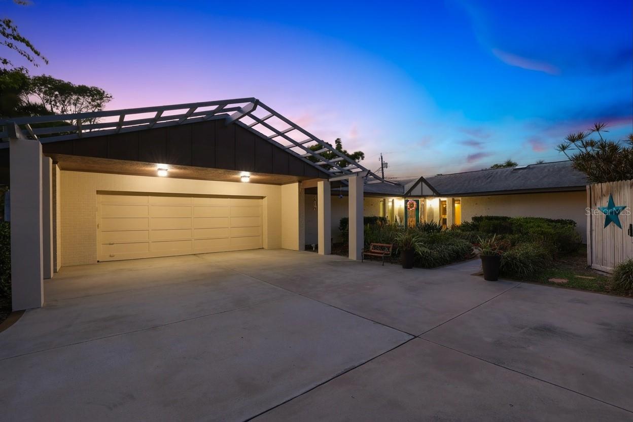 8233 FOREST CIR, SEMINOLE, FL, 33776