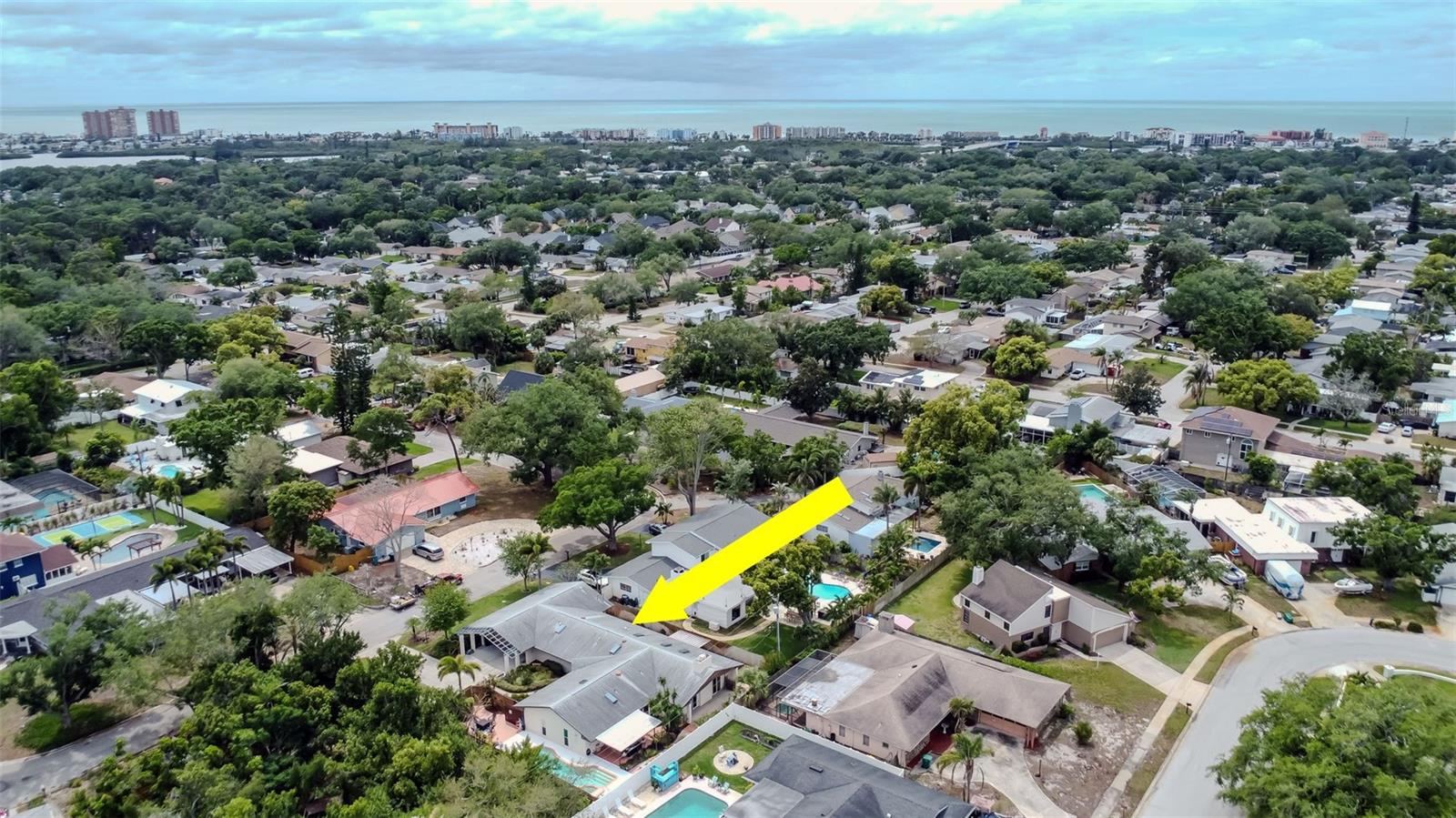 8233 FOREST CIR, SEMINOLE, FL, 33776