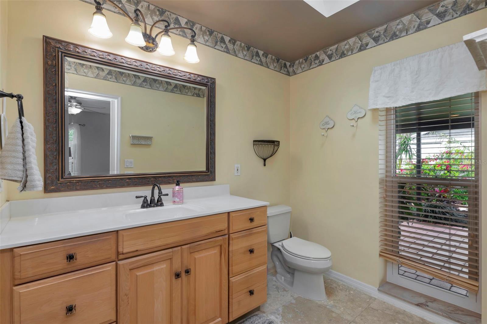 8233 FOREST CIR, SEMINOLE, FL, 33776
