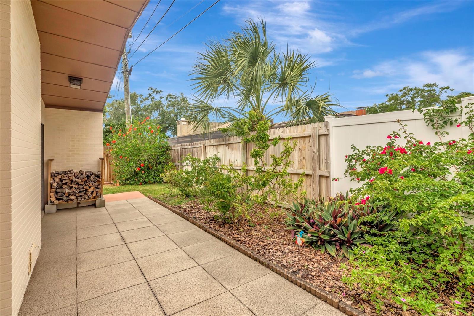 8233 FOREST CIR, SEMINOLE, FL, 33776