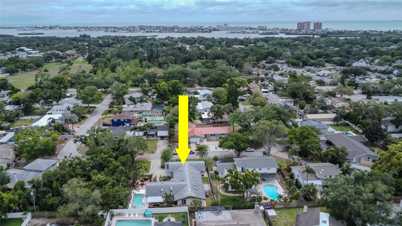 8233 FOREST CIR, SEMINOLE, FL, 33776