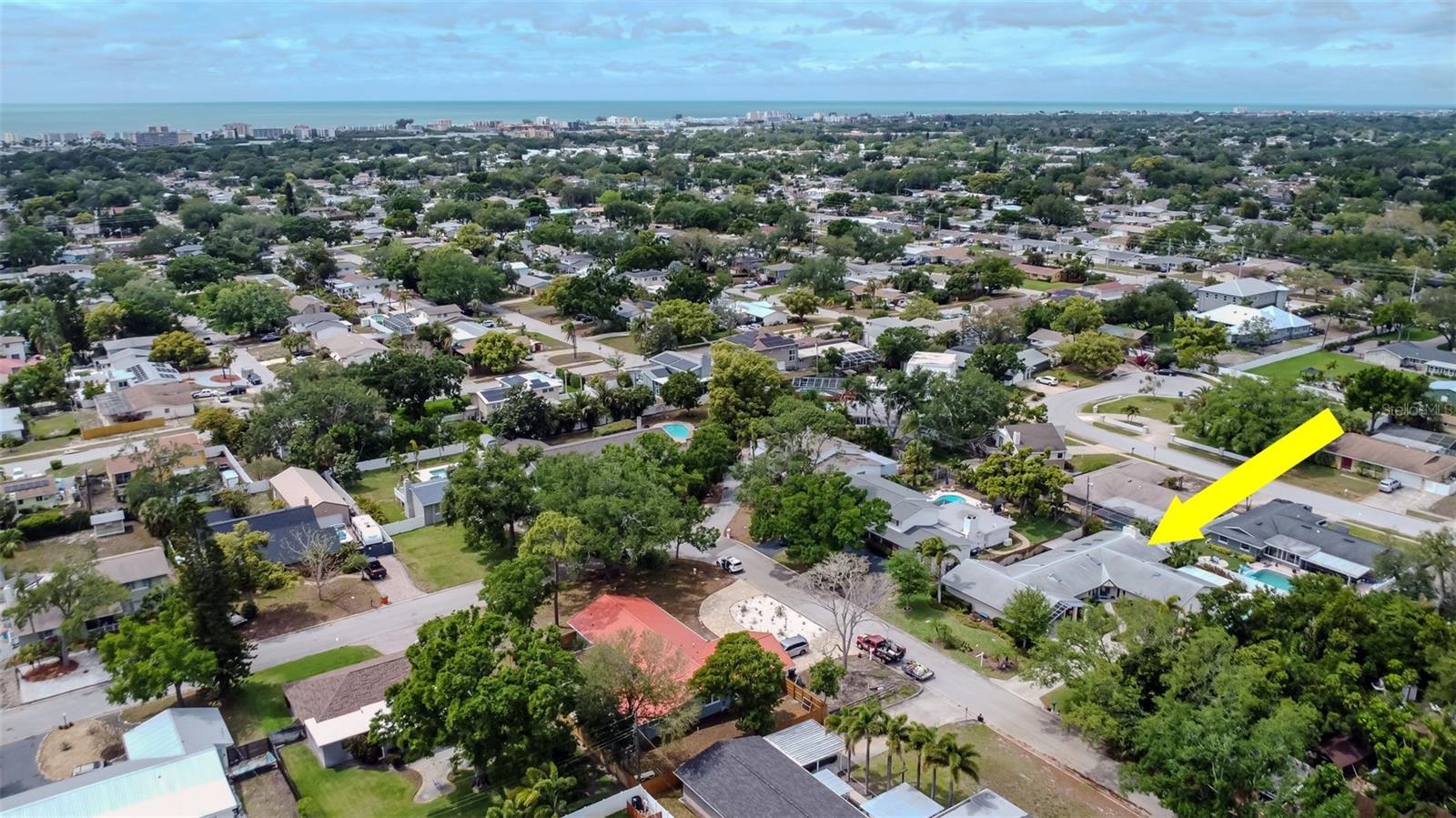 8233 FOREST CIR, SEMINOLE, FL, 33776