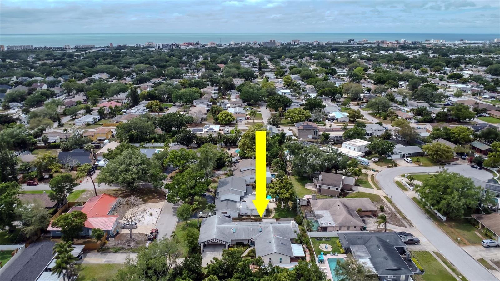 8233 FOREST CIR, SEMINOLE, FL, 33776