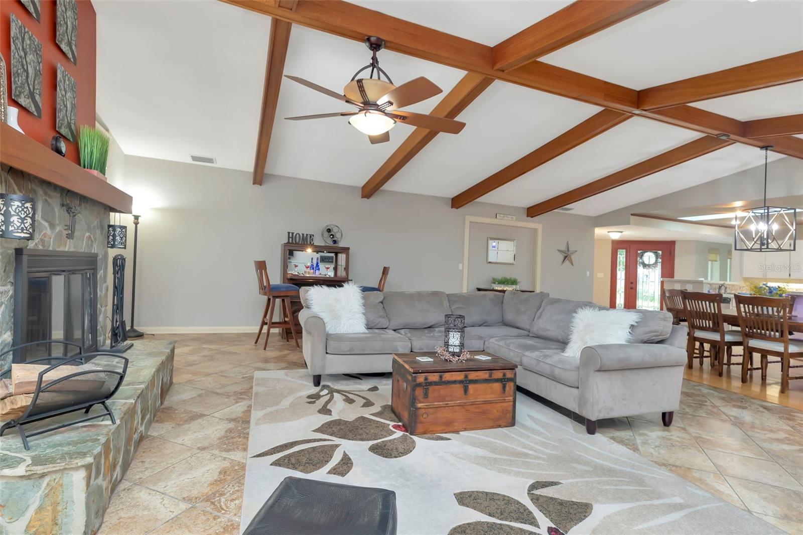 8233 FOREST CIR, SEMINOLE, FL, 33776