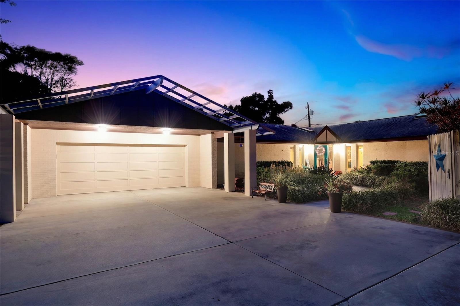 8233 FOREST CIR, SEMINOLE, FL, 33776