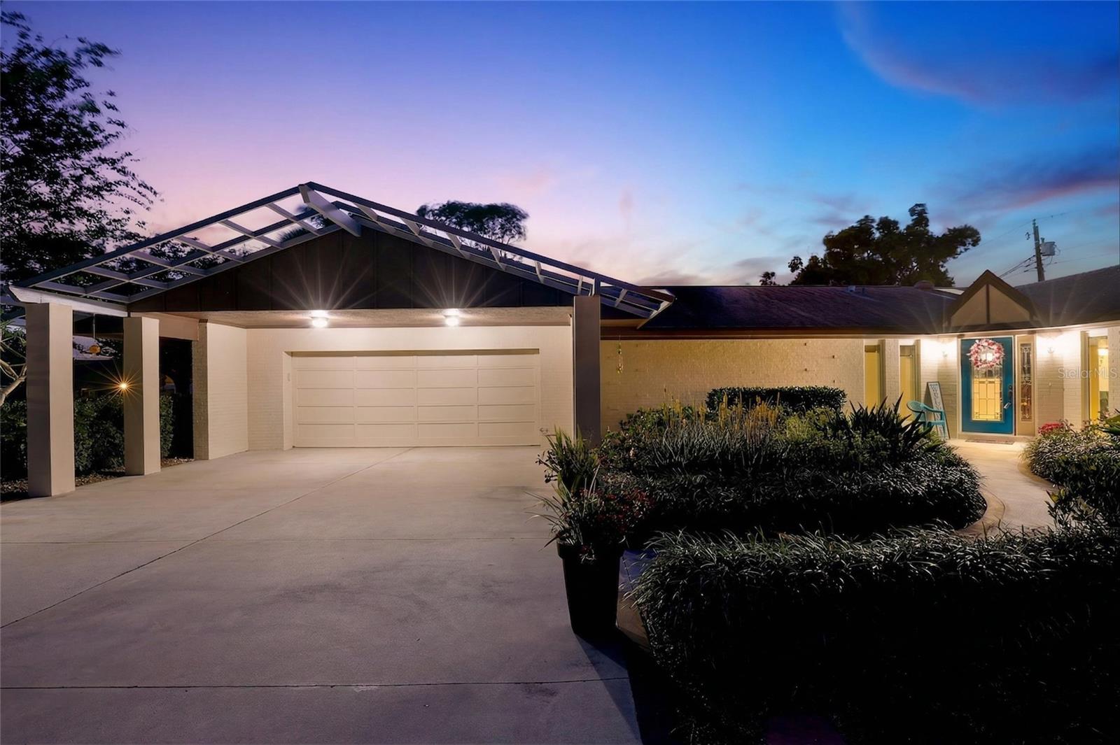 8233 FOREST CIR, SEMINOLE, FL, 33776