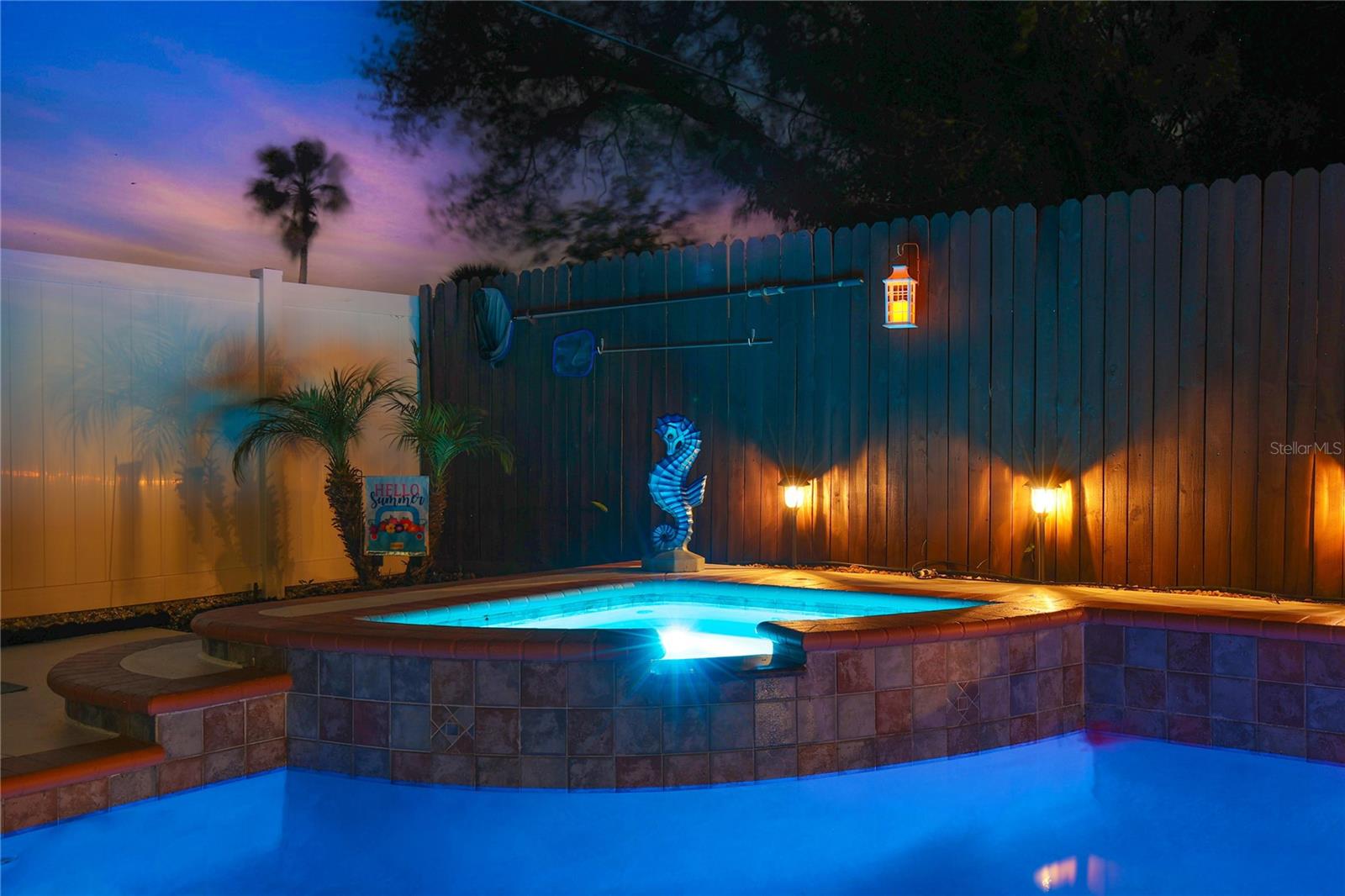 8233 FOREST CIR, SEMINOLE, FL, 33776