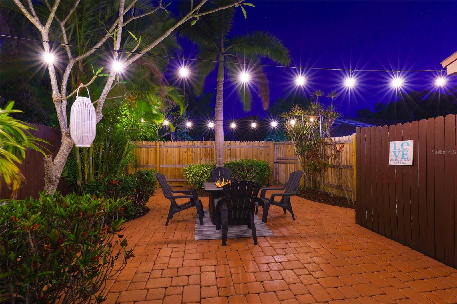 8233 FOREST CIR, SEMINOLE, FL, 33776