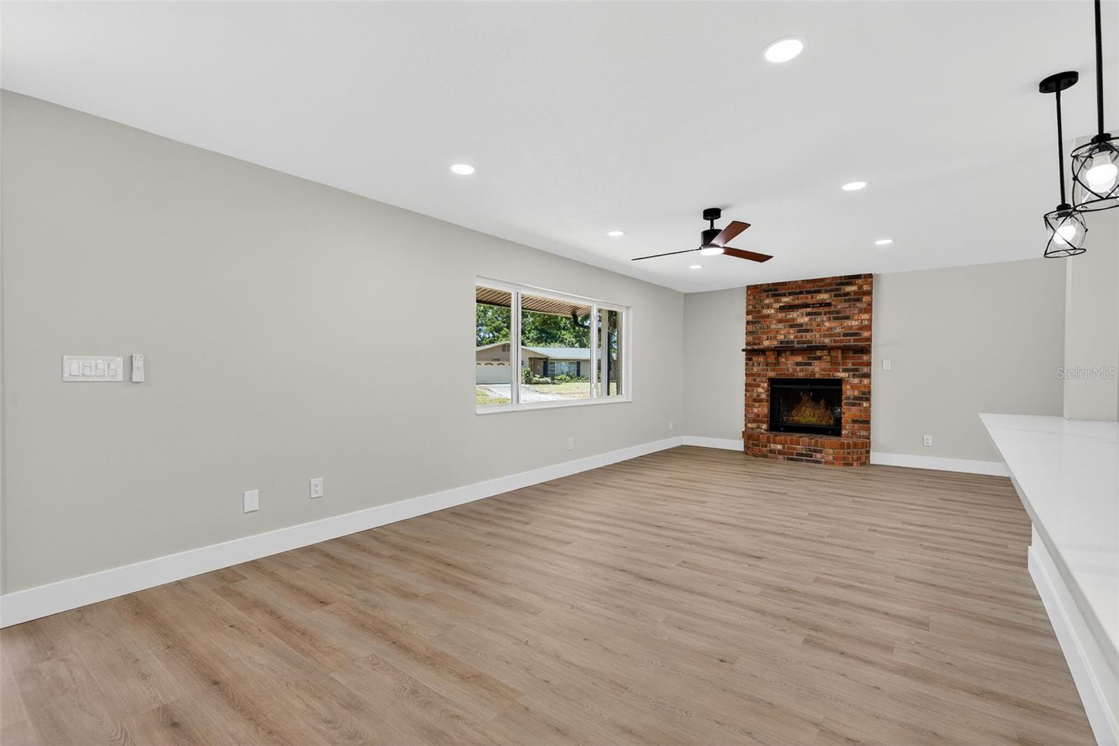 2207 HENNESEN DR, CLEARWATER, FL, 33764