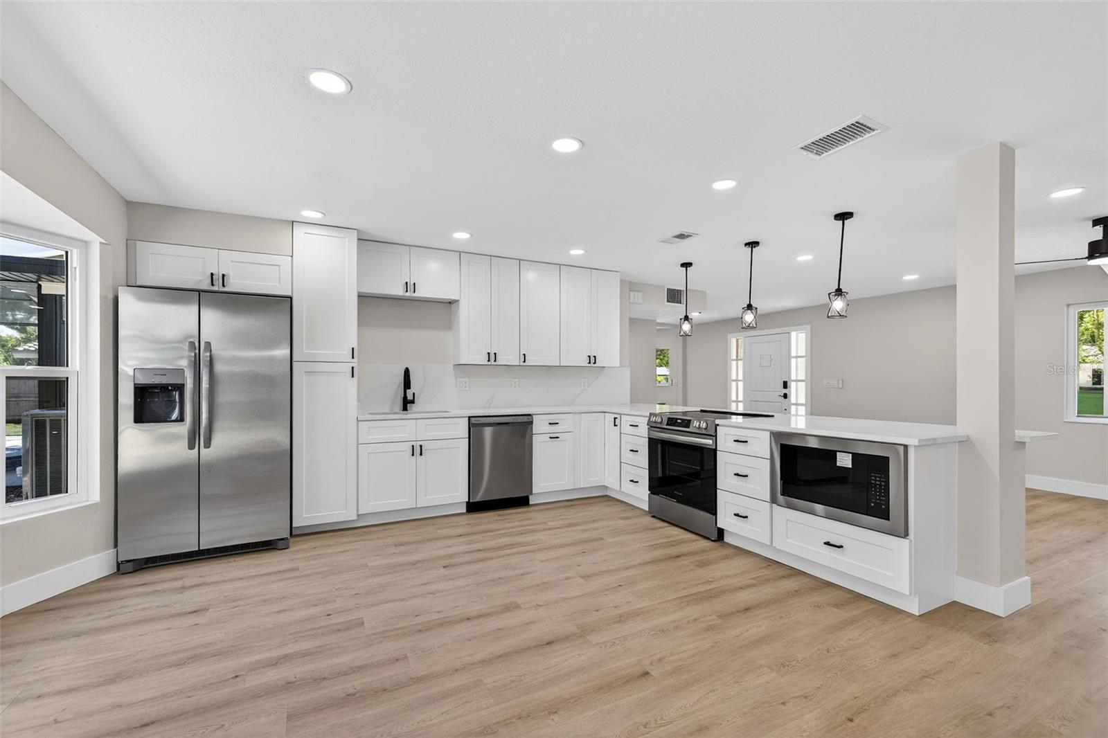 2207 HENNESEN DR, CLEARWATER, FL, 33764