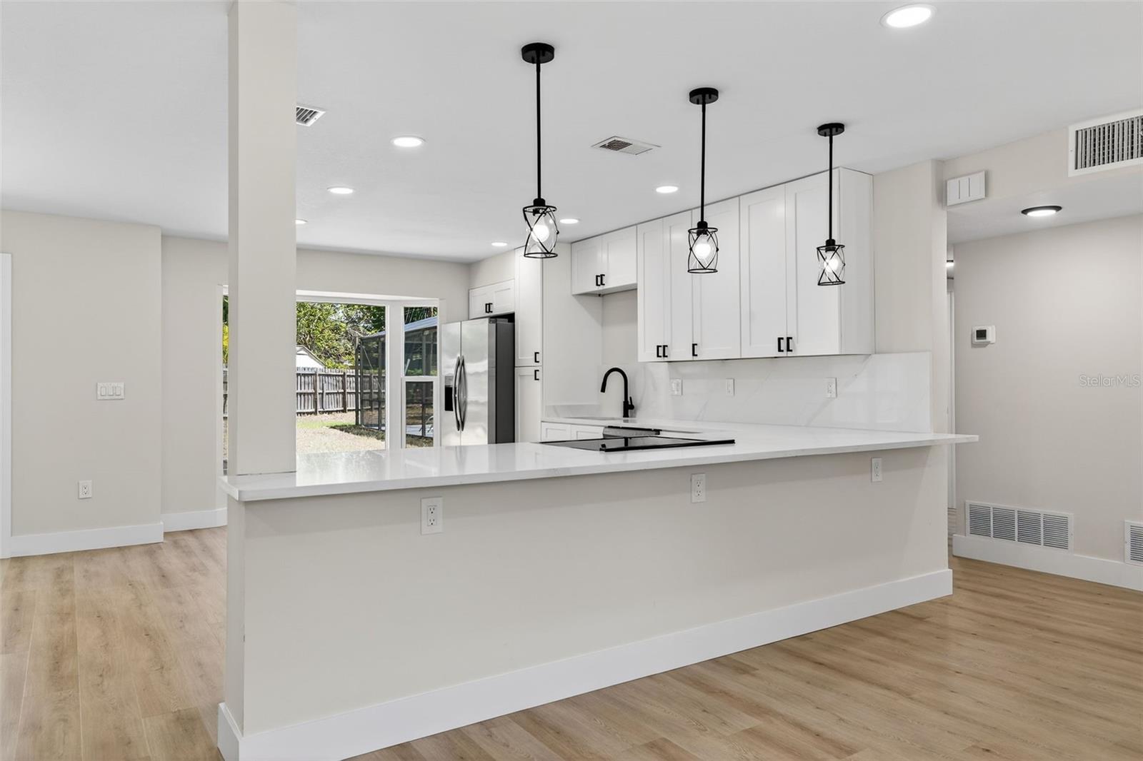 2207 HENNESEN DR, CLEARWATER, FL, 33764