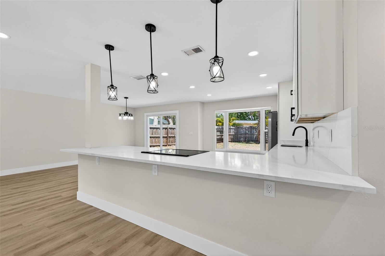 2207 HENNESEN DR, CLEARWATER, FL, 33764