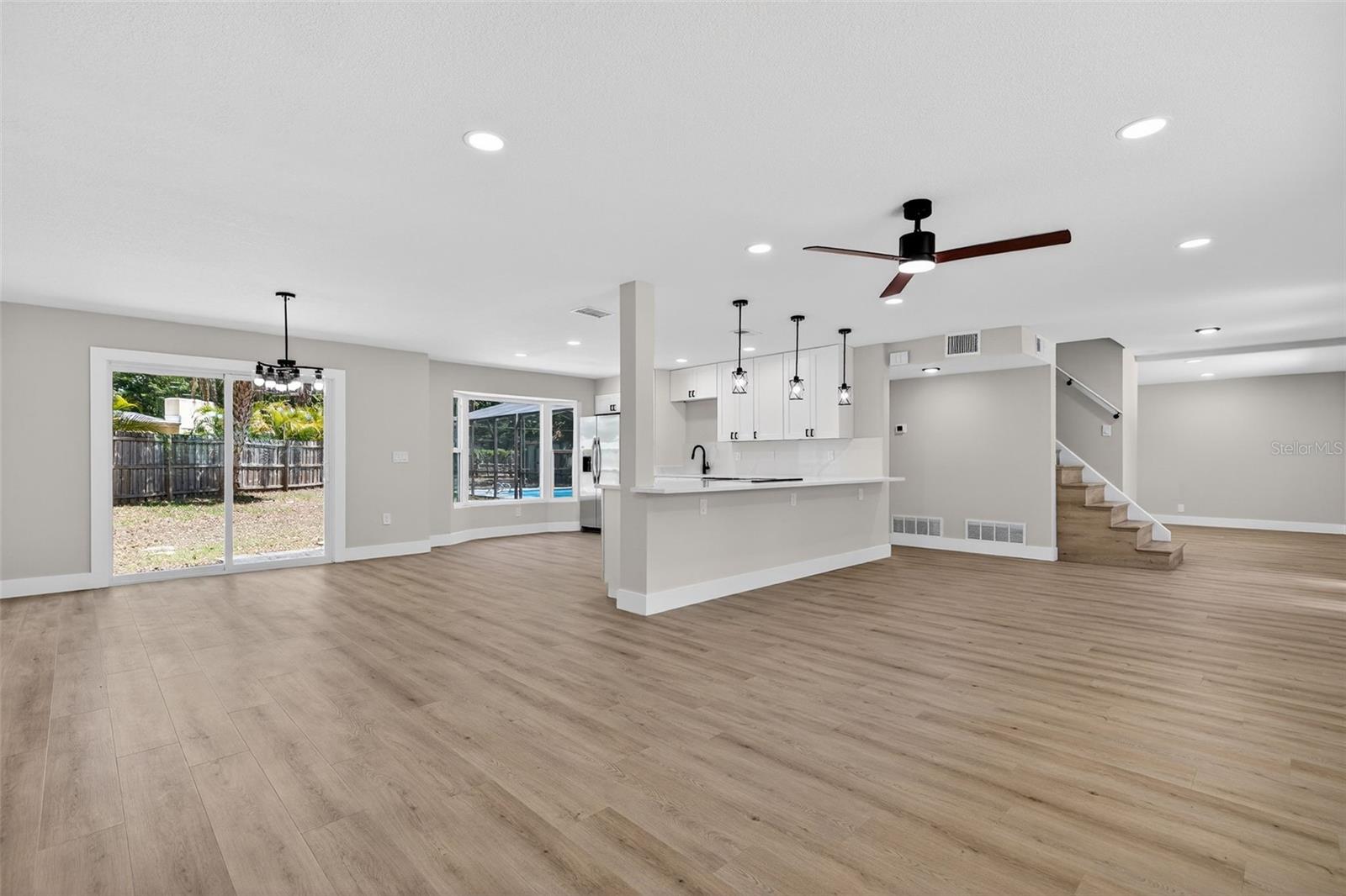 2207 HENNESEN DR, CLEARWATER, FL, 33764