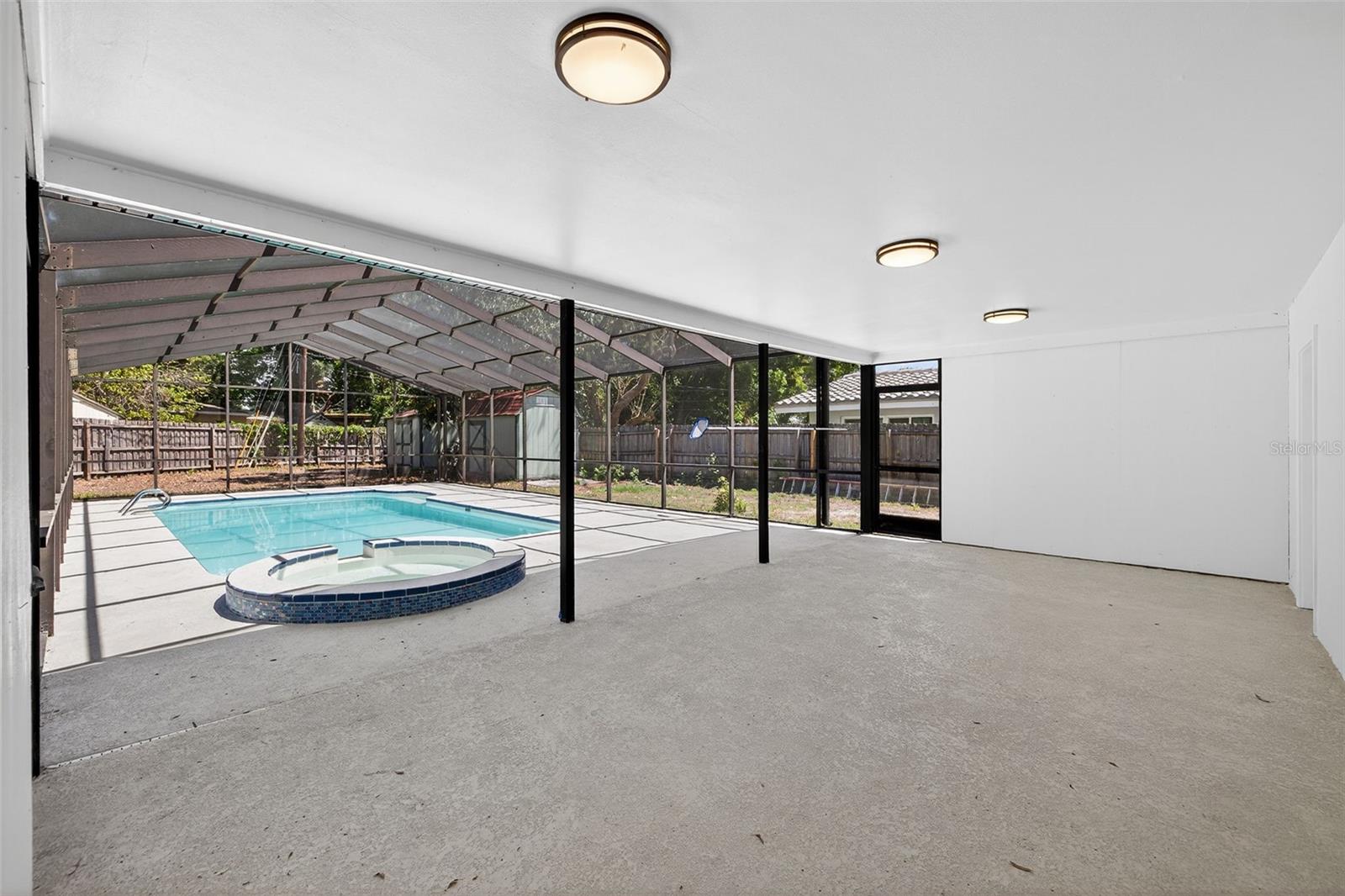 2207 HENNESEN DR, CLEARWATER, FL, 33764