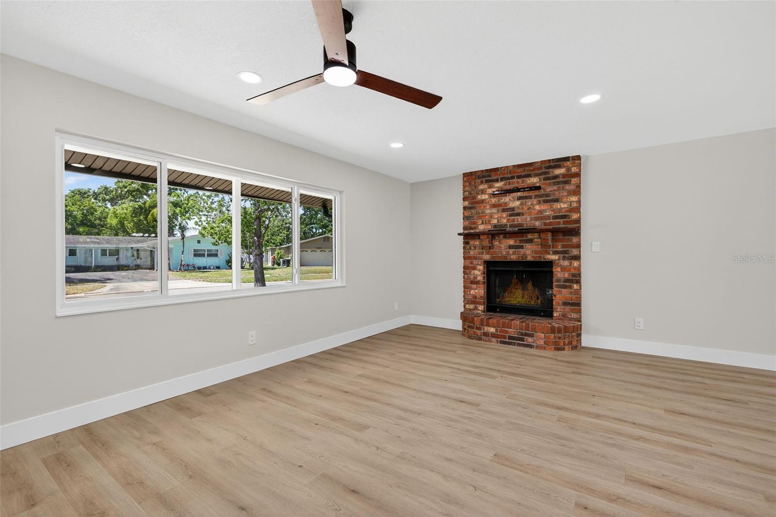2207 HENNESEN DR, CLEARWATER, FL, 33764