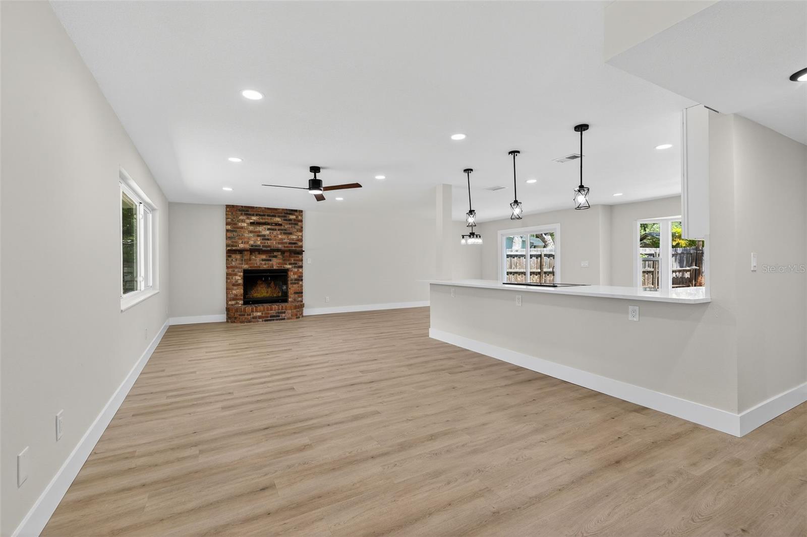 2207 HENNESEN DR, CLEARWATER, FL, 33764