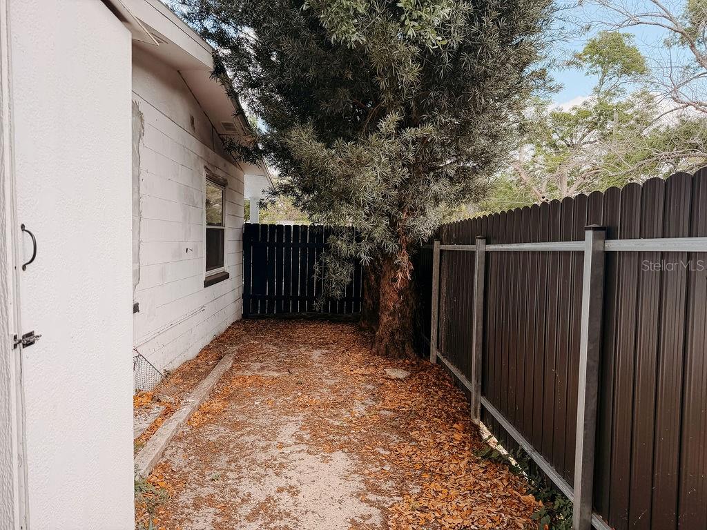 4009 DELEUIL AVE, TAMPA, FL, 33610