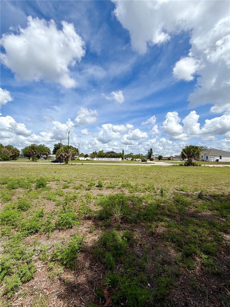 2142 NE 26TH ST, CAPE CORAL, FL, 33909