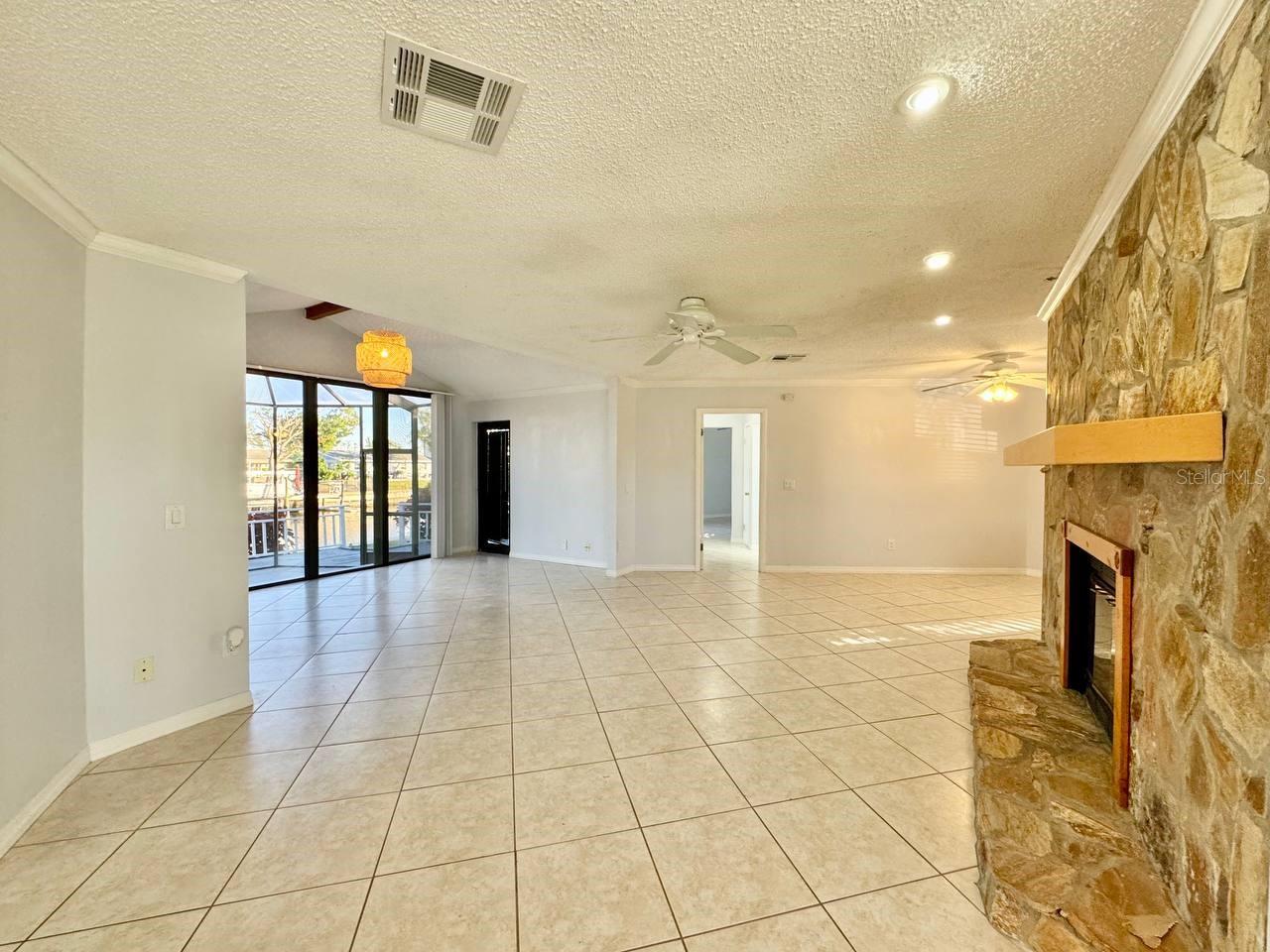 4112 BEACH DR SE, ST PETERSBURG, FL, 33705
