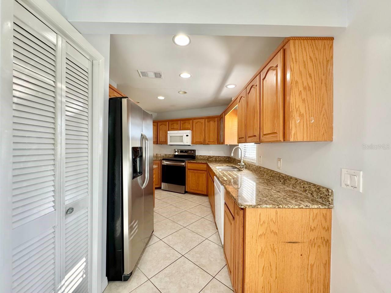 4112 BEACH DR SE, ST PETERSBURG, FL, 33705