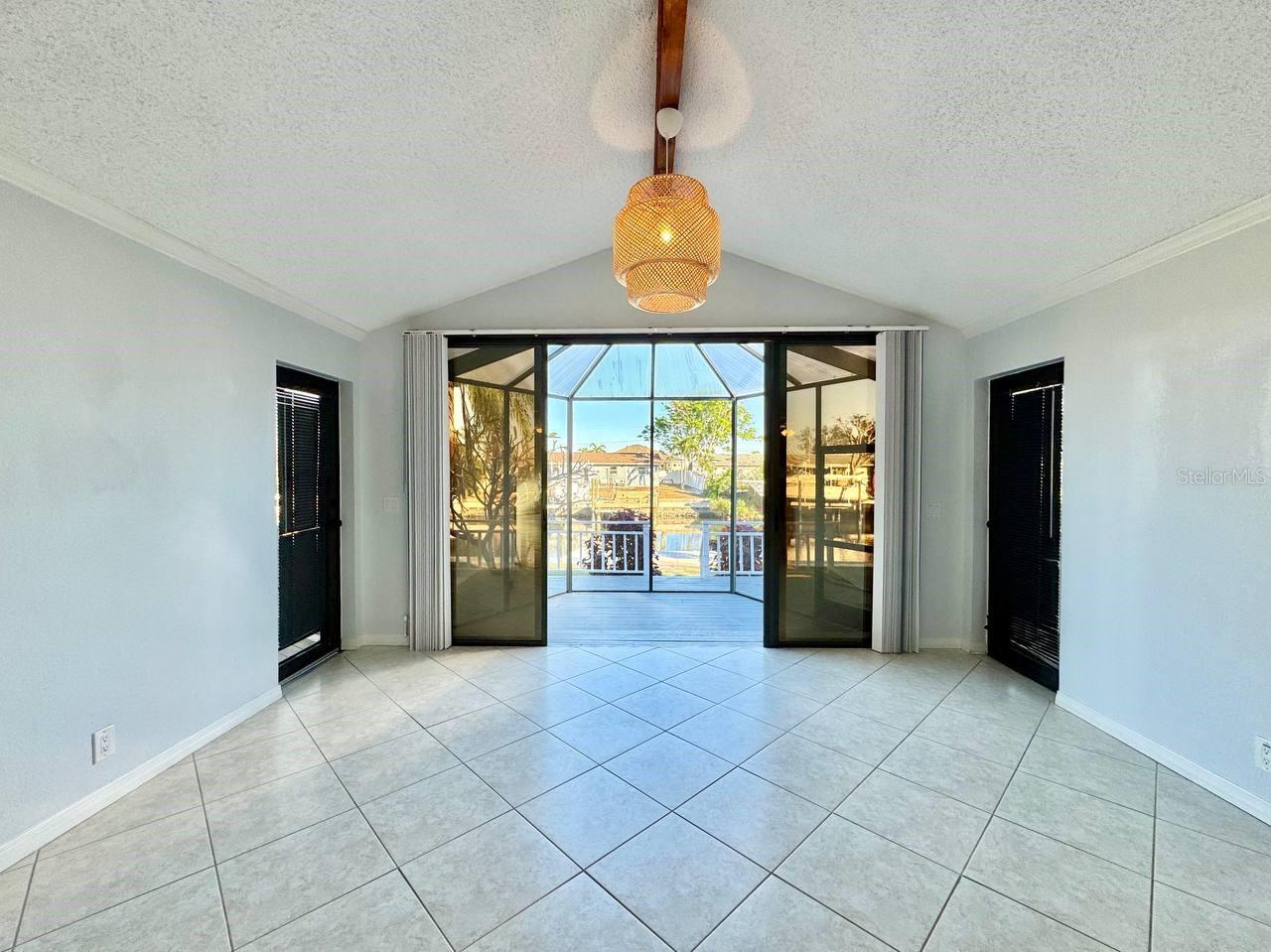 4112 BEACH DR SE, ST PETERSBURG, FL, 33705
