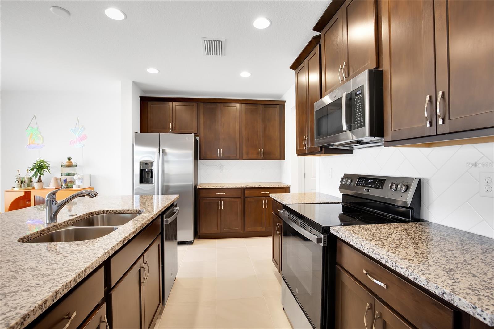 1601 SWAN SWIM DR, DAVENPORT, FL, 33837